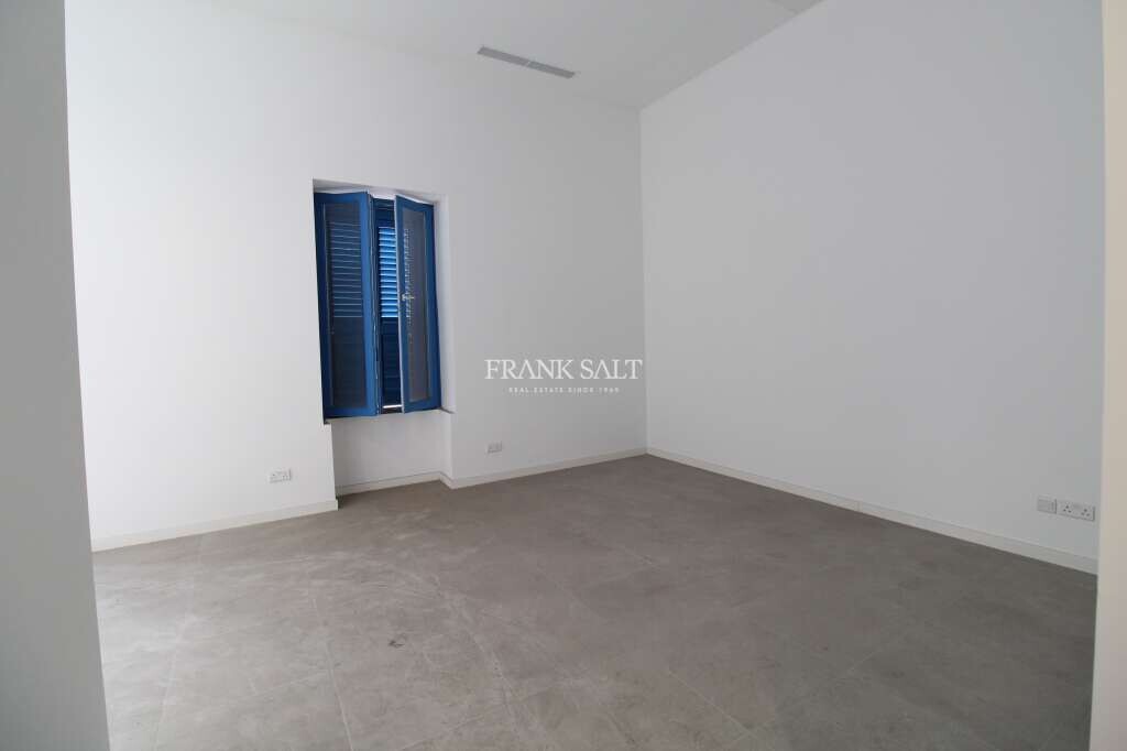 Pieta, ,For Sale,FRSA-424350