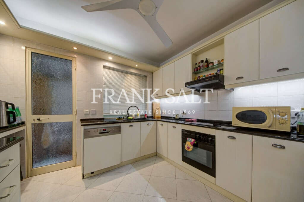 Sliema, 2 Bedrooms Bedrooms, ,1 BathroomBathrooms,For Sale,FRSA-321090