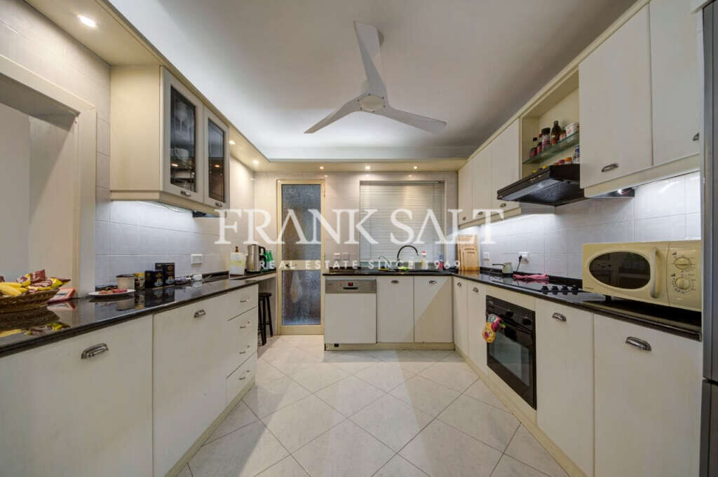 Sliema, 2 Bedrooms Bedrooms, ,1 BathroomBathrooms,For Sale,FRSA-321090