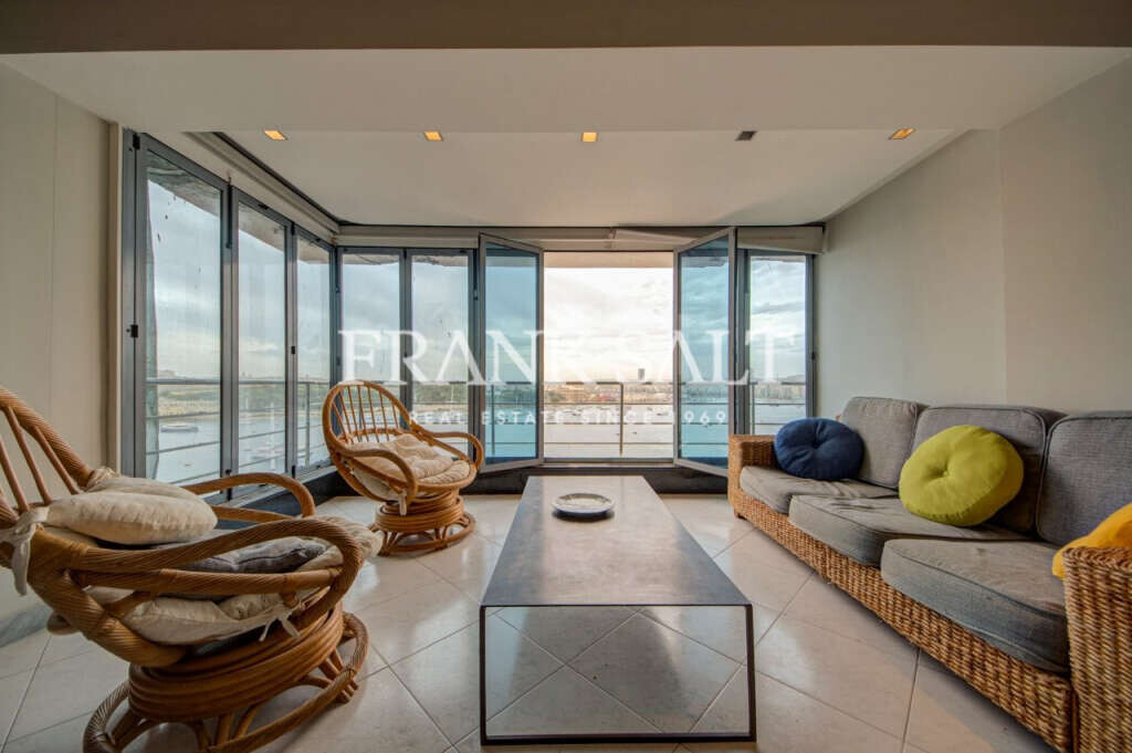 Sliema, 2 Bedrooms Bedrooms, ,1 BathroomBathrooms,For Sale,FRSA-321090