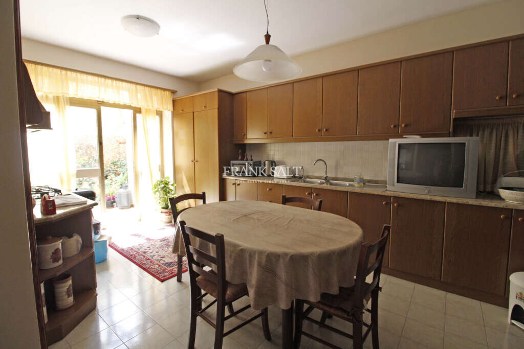 Rabat, 3 Bedrooms Bedrooms, ,1 BathroomBathrooms,For Sale,FRSA-042067