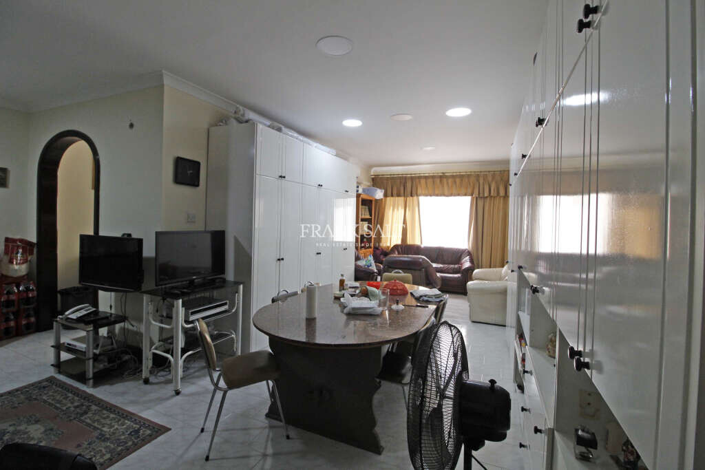 Rabat, 3 Bedrooms Bedrooms, ,1 BathroomBathrooms,For Sale,FRSA-042067