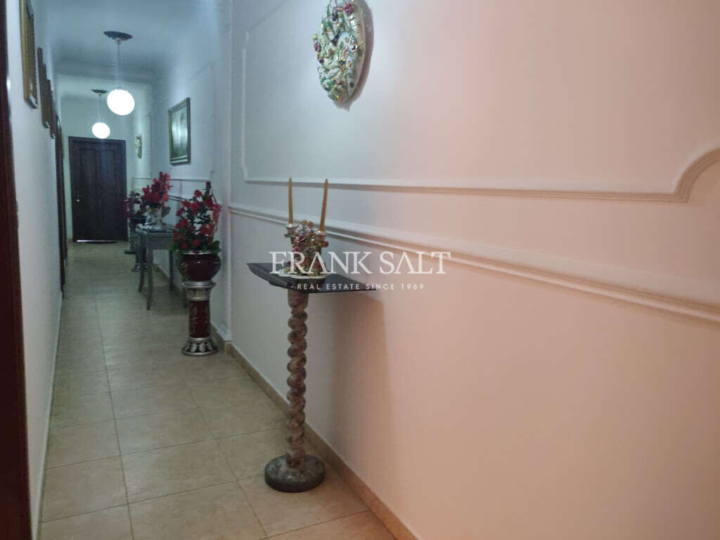 Hamrun, 3 Bedrooms Bedrooms, ,2 BathroomsBathrooms,For Sale,FRSA-321124