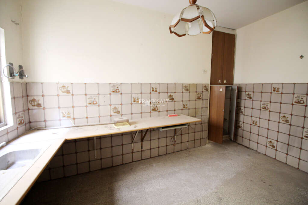 Cospicua, 5 Bedrooms Bedrooms, ,2 BathroomsBathrooms,For Sale,FRSA-713930