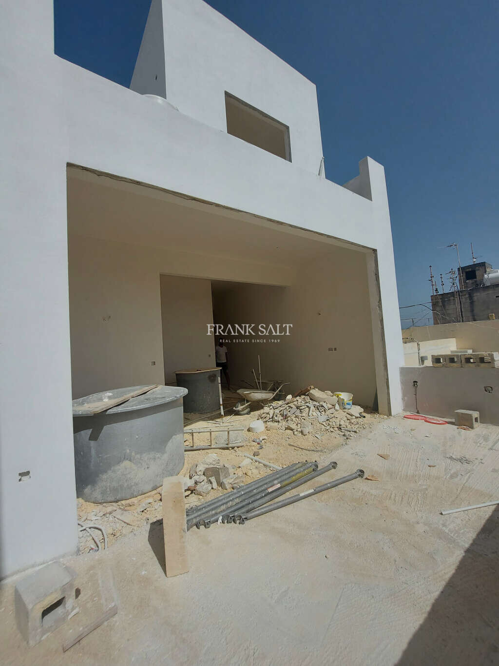 Qawra, 2 Bedrooms Bedrooms, ,For Sale,FRSA-818263