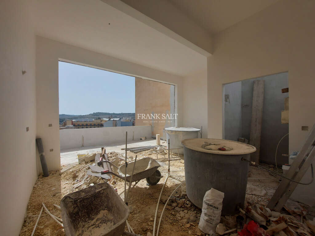 Qawra, 2 Bedrooms Bedrooms, ,For Sale,FRSA-818263