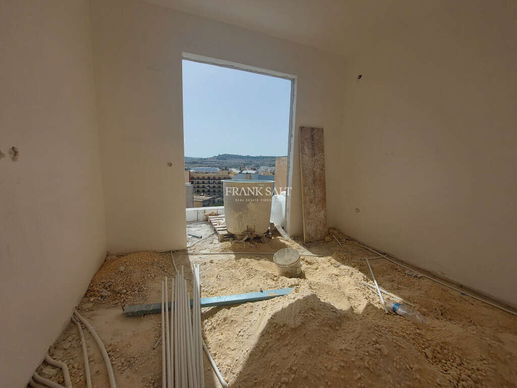 Qawra, 2 Bedrooms Bedrooms, ,For Sale,FRSA-818263