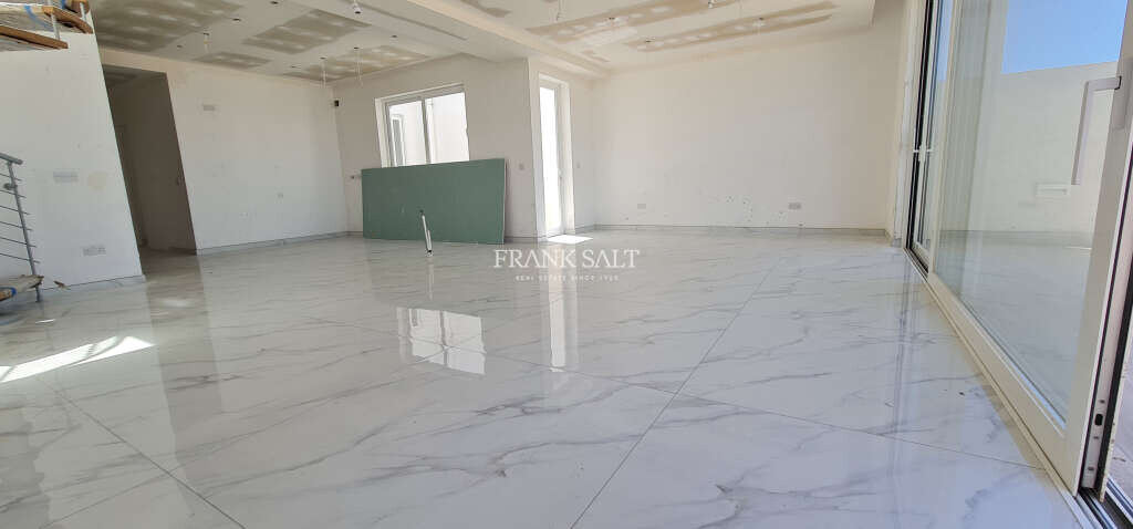 Mellieha, 3 Bedrooms Bedrooms, ,1 BathroomBathrooms,For Sale,FRSA-509641