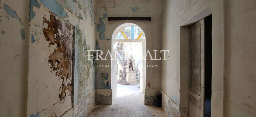 Qrendi, 3 Bedrooms Bedrooms, ,1 BathroomBathrooms,For Sale,FRSA-916263