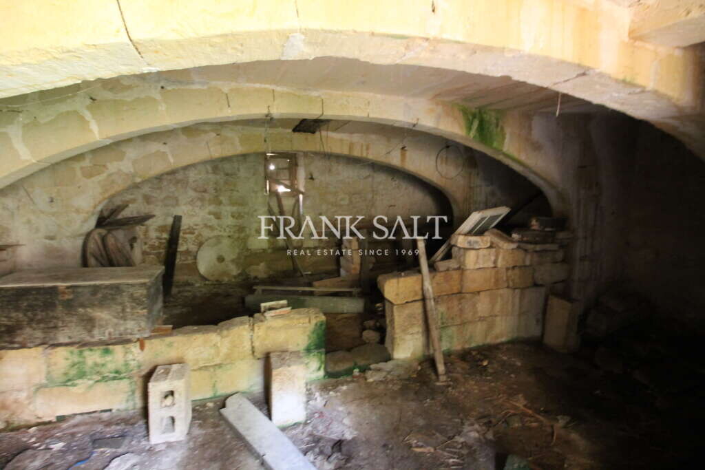 Siggiewi, 3 Bedrooms Bedrooms, ,For Sale,FRSA-816831