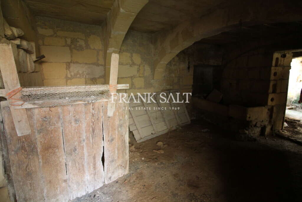 Siggiewi, 3 Bedrooms Bedrooms, ,For Sale,FRSA-816831