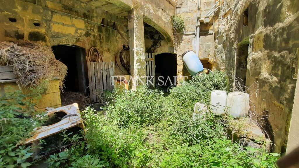 Gharb, Gozo, 3 Bedrooms Bedrooms, ,For Sale,FRSA-113924