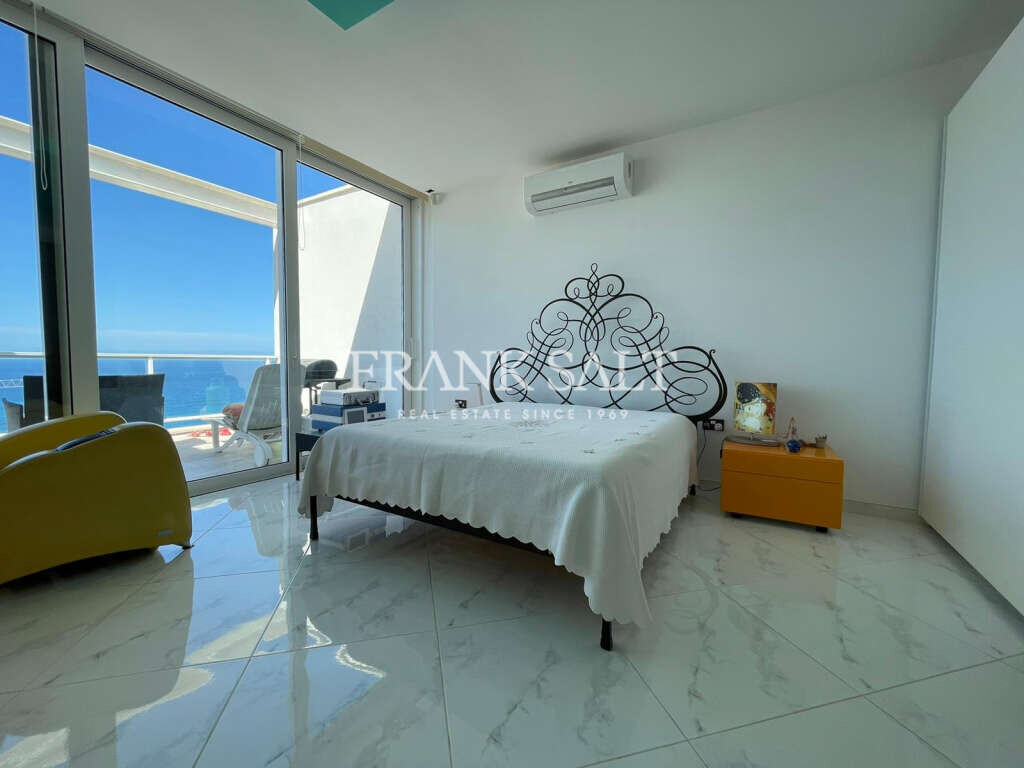 Madliena, 3 Bedrooms Bedrooms, ,4 BathroomsBathrooms,For Sale,FRSA-320967