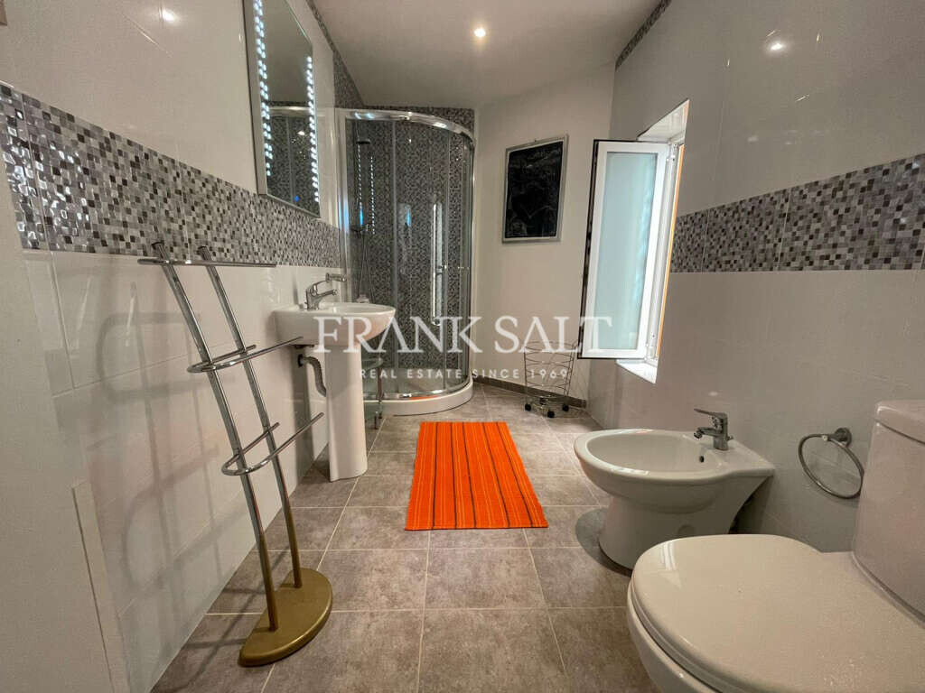 Madliena, 3 Bedrooms Bedrooms, ,4 BathroomsBathrooms,For Sale,FRSA-320967