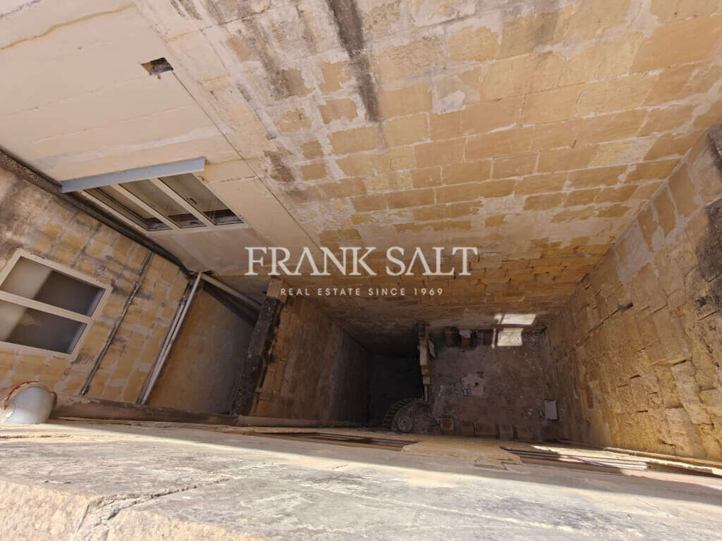 Vittoriosa, 3 Bedrooms Bedrooms, ,1 BathroomBathrooms,For Sale,FRSA-423825