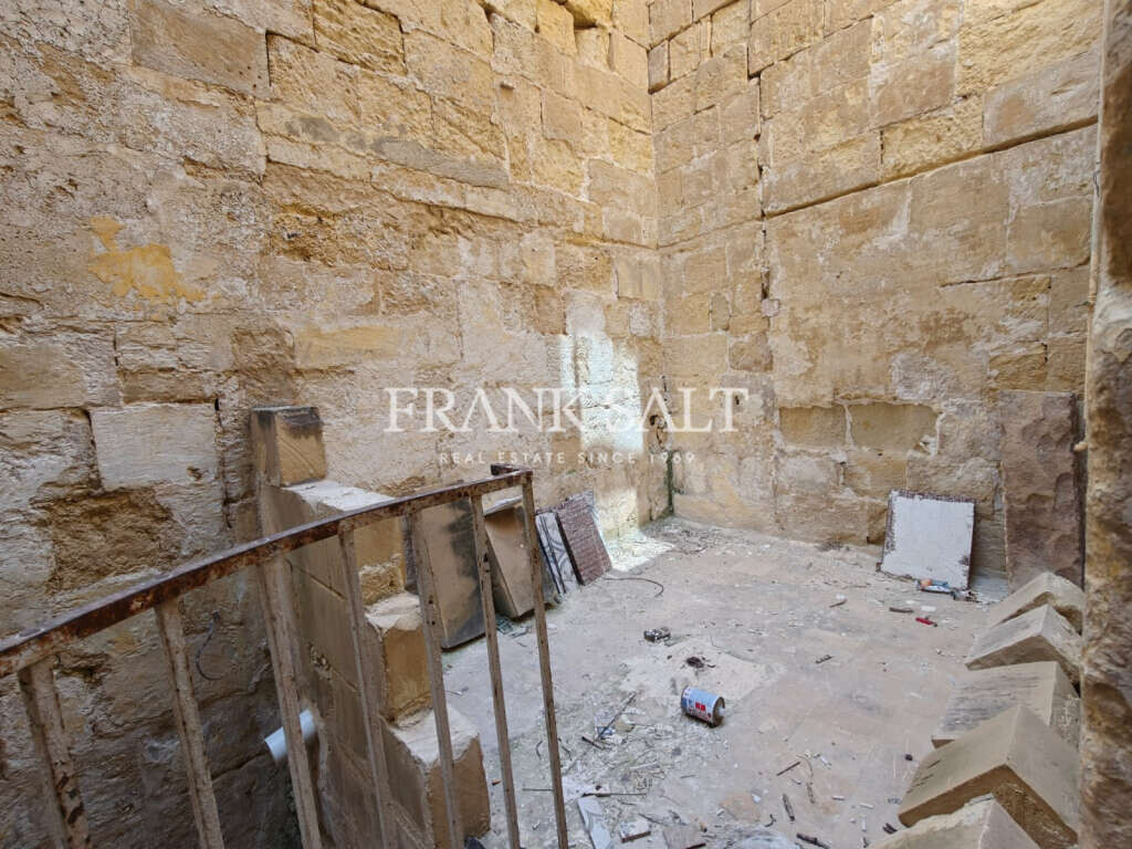 Vittoriosa, 3 Bedrooms Bedrooms, ,1 BathroomBathrooms,For Sale,FRSA-423825