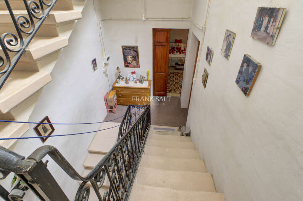 Valletta, 3 Bedrooms Bedrooms, ,2 BathroomsBathrooms,For Sale,FRSA-320959