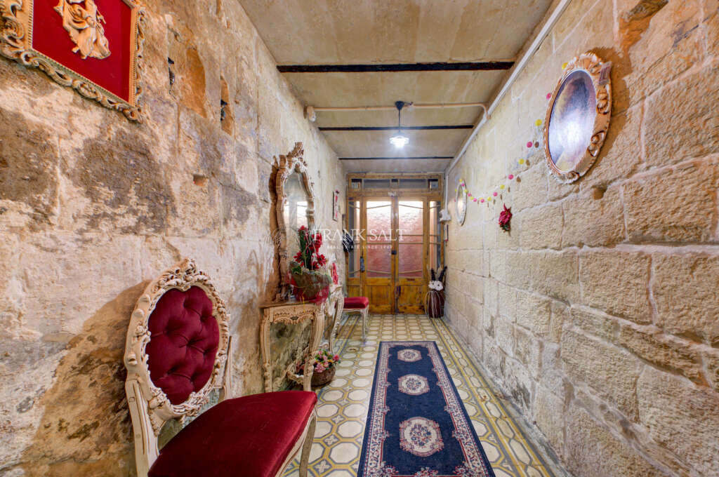 Valletta, 3 Bedrooms Bedrooms, ,2 BathroomsBathrooms,For Sale,FRSA-320959