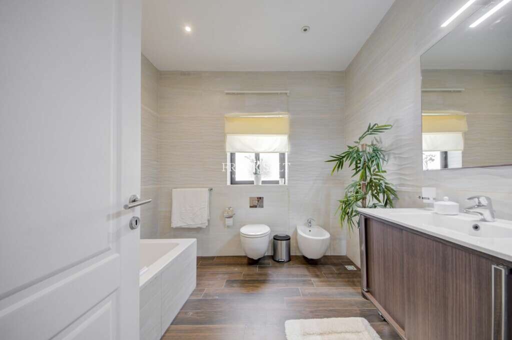 Tal-Ibrag, 3 Bedrooms Bedrooms, ,1 BathroomBathrooms,For Sale,FRSA-912095