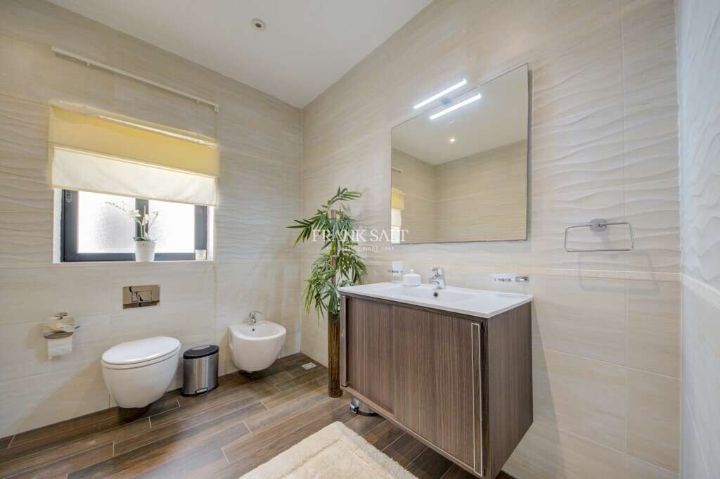 Tal-Ibrag, 3 Bedrooms Bedrooms, ,1 BathroomBathrooms,For Sale,FRSA-912095