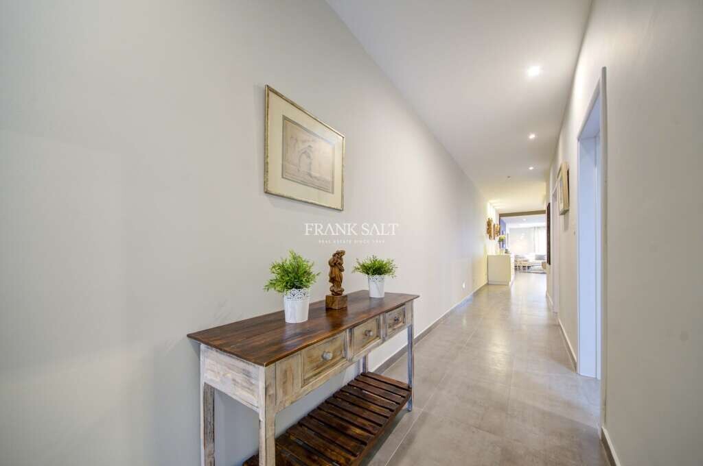 Tal-Ibrag, 3 Bedrooms Bedrooms, ,1 BathroomBathrooms,For Sale,FRSA-912095