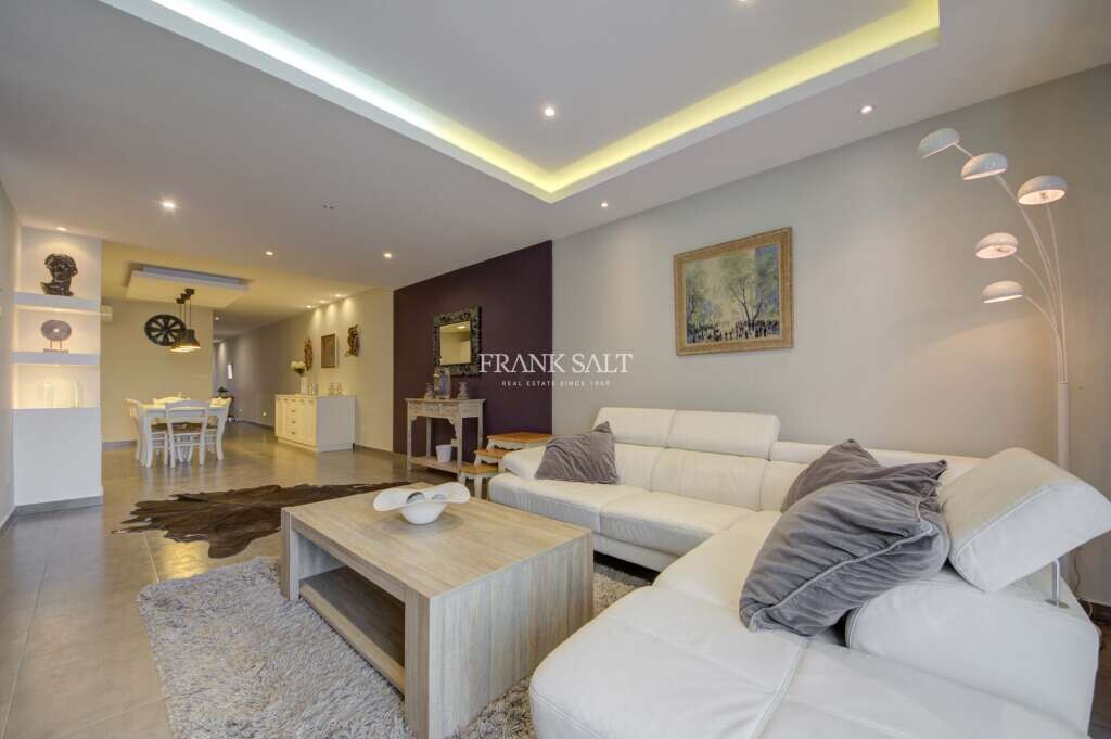 Tal-Ibrag, 3 Bedrooms Bedrooms, ,1 BathroomBathrooms,For Sale,FRSA-912095