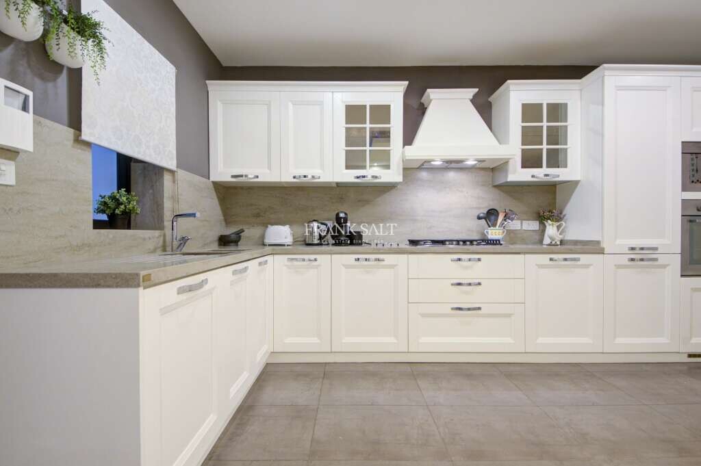 Tal-Ibrag, 3 Bedrooms Bedrooms, ,1 BathroomBathrooms,For Sale,FRSA-912095