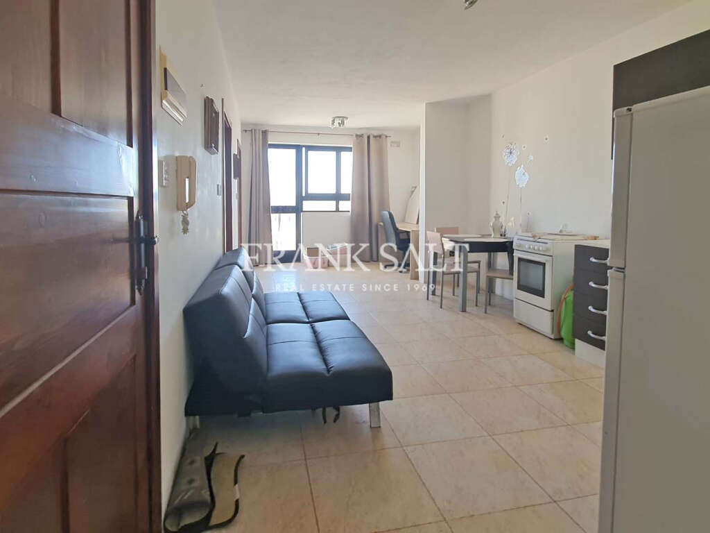 Qawra, 2 Bedrooms Bedrooms, ,1 BathroomBathrooms,For Sale,FRSA-619065