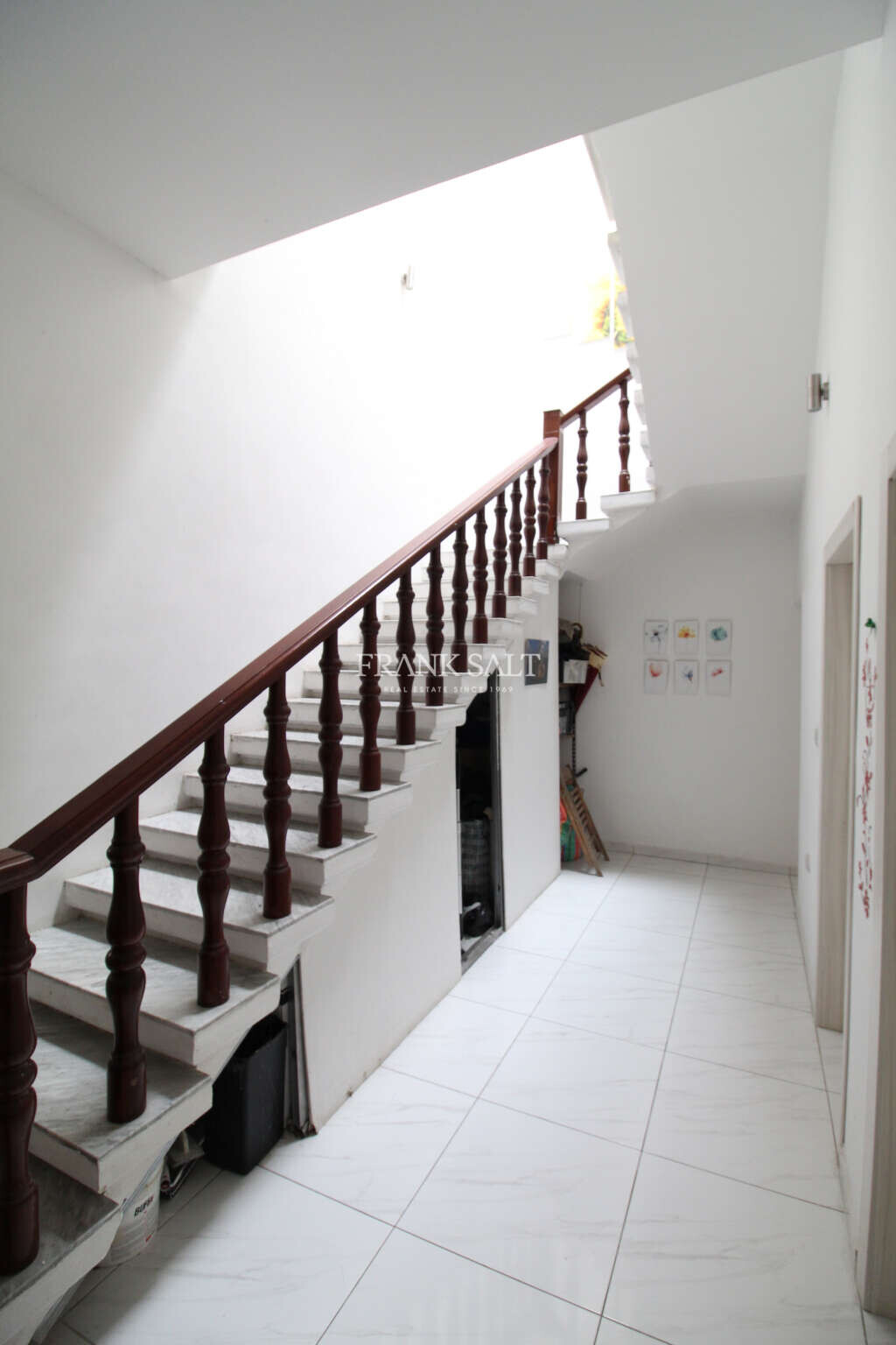 Santa Venera, 7 Bedrooms Bedrooms, ,1 BathroomBathrooms,For Sale,FRSA-423570