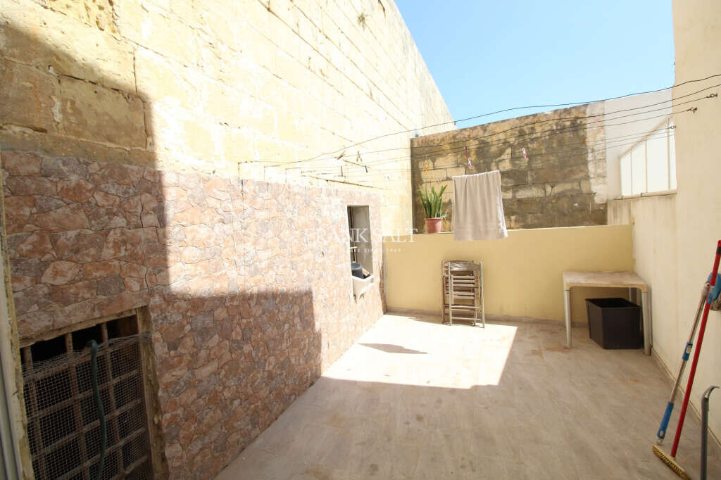 Santa Venera, 7 Bedrooms Bedrooms, ,1 BathroomBathrooms,For Sale,FRSA-423570