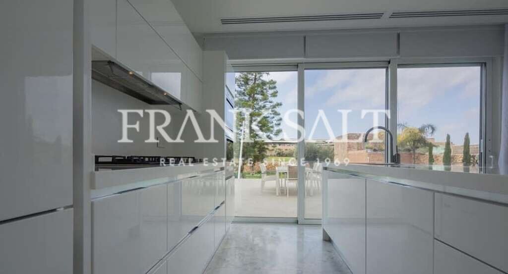 Rabat, 3 Bedrooms Bedrooms, ,1 BathroomBathrooms,For Sale,FRSA-507607