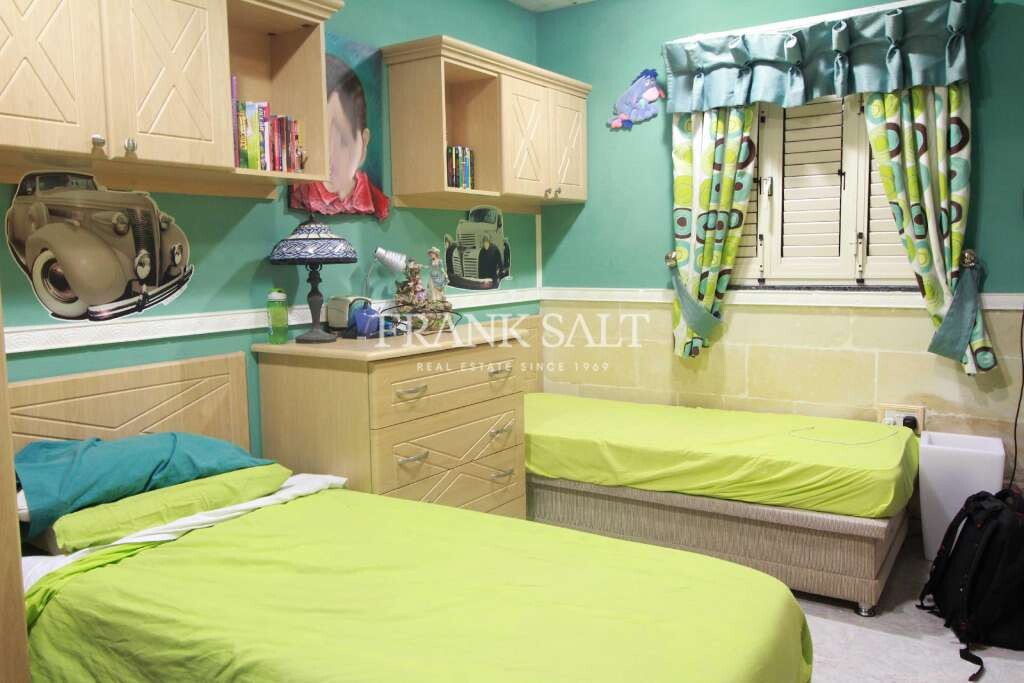 Zabbar, 3 Bedrooms Bedrooms, ,2 BathroomsBathrooms,For Sale,FRSA-751490