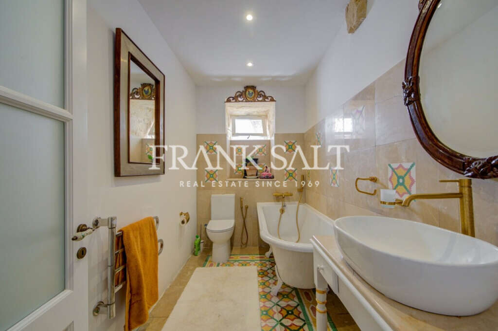 Zebbug, 8 Bedrooms Bedrooms, ,8 BathroomsBathrooms,For Sale,FRSA-453051