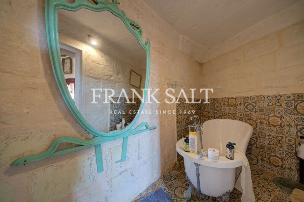 Zebbug, 8 Bedrooms Bedrooms, ,8 BathroomsBathrooms,For Sale,FRSA-453051