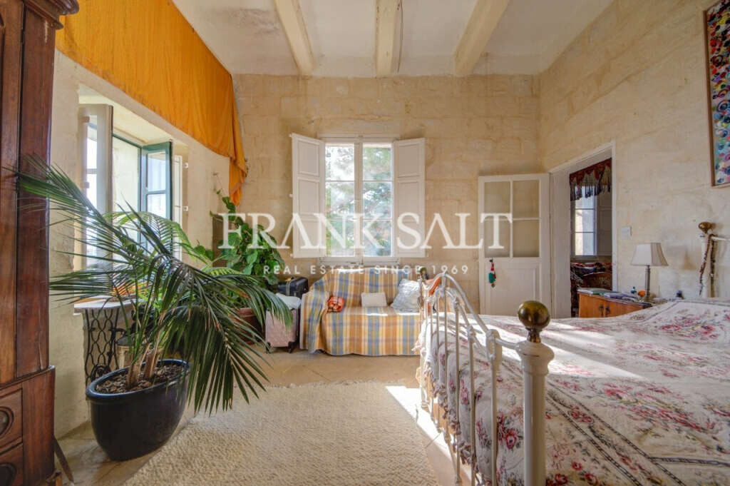 Zebbug, 8 Bedrooms Bedrooms, ,8 BathroomsBathrooms,For Sale,FRSA-453051