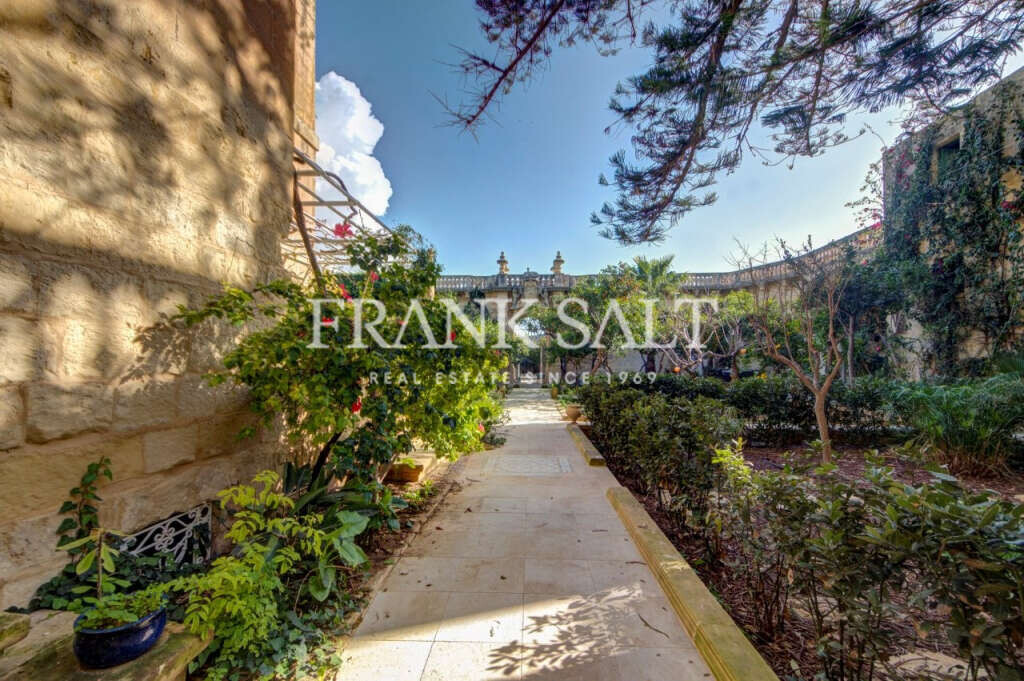 Zebbug, 8 Bedrooms Bedrooms, ,8 BathroomsBathrooms,For Sale,FRSA-453051