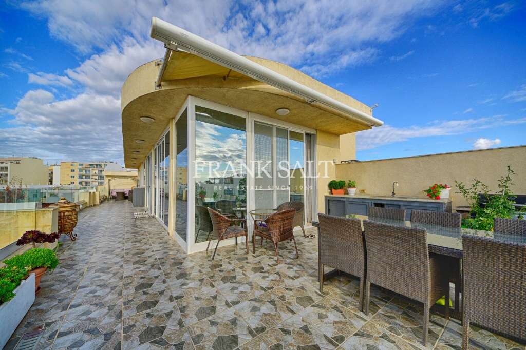 Gzira, 3 Bedrooms Bedrooms, ,2 BathroomsBathrooms,For Sale,FRSA-320398