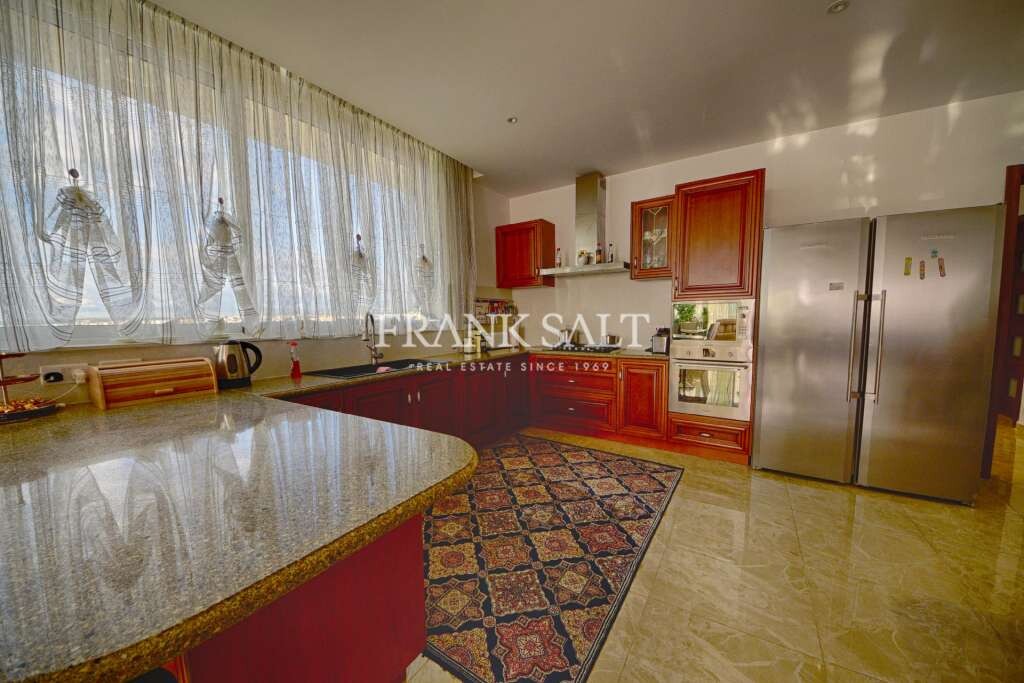 Gzira, 3 Bedrooms Bedrooms, ,2 BathroomsBathrooms,For Sale,FRSA-320398