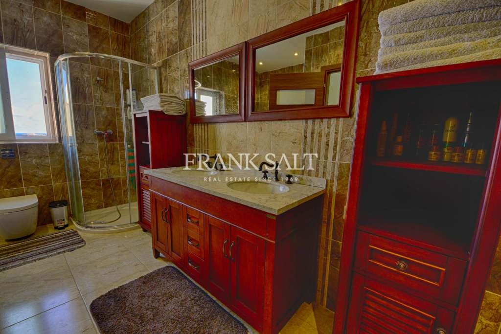 Gzira, 3 Bedrooms Bedrooms, ,2 BathroomsBathrooms,For Sale,FRSA-320398