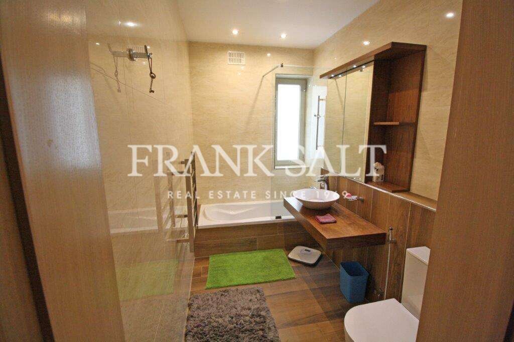Tigne Point, 4 Bedrooms Bedrooms, ,2 BathroomsBathrooms,For Sale,FRSA-027097
