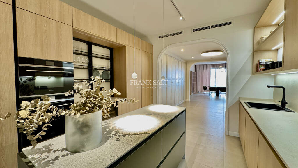 Sliema, 3 Bedrooms Bedrooms, ,For Sale,FRSA-912777