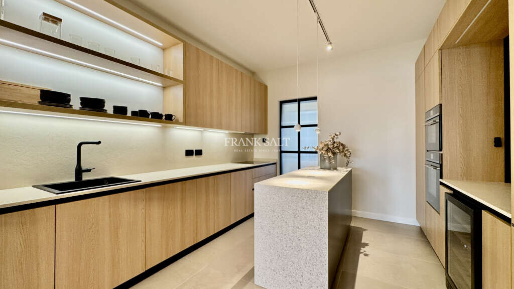 Sliema, 3 Bedrooms Bedrooms, ,For Sale,FRSA-912777