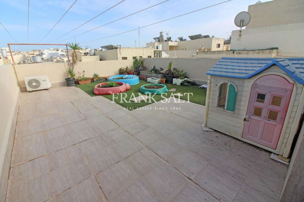 Fgura, 3 Bedrooms Bedrooms, ,For Sale,FRSA-852507