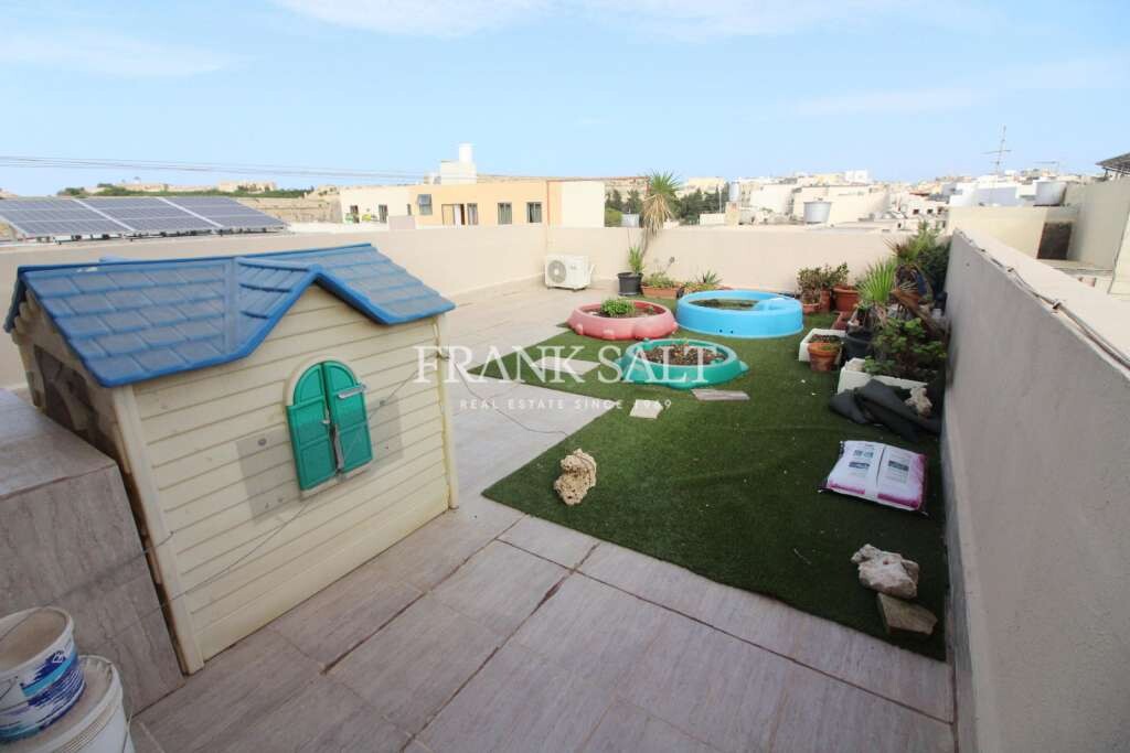Fgura, 3 Bedrooms Bedrooms, ,For Sale,FRSA-852507