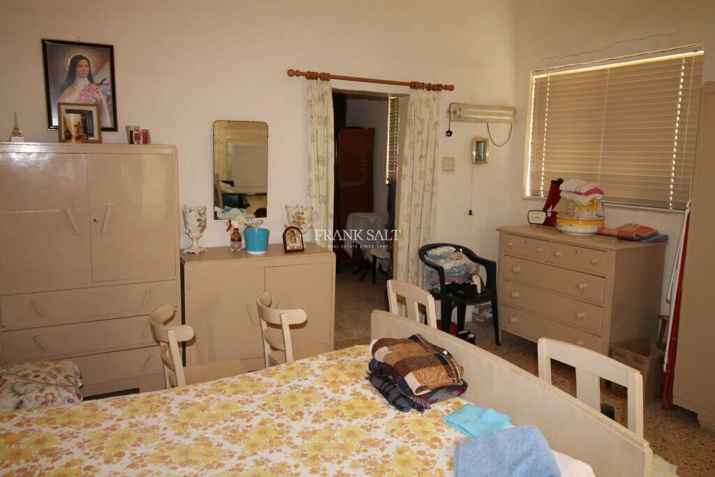 Cospicua, 3 Bedrooms Bedrooms, ,2 BathroomsBathrooms,For Sale,FRSA-422796