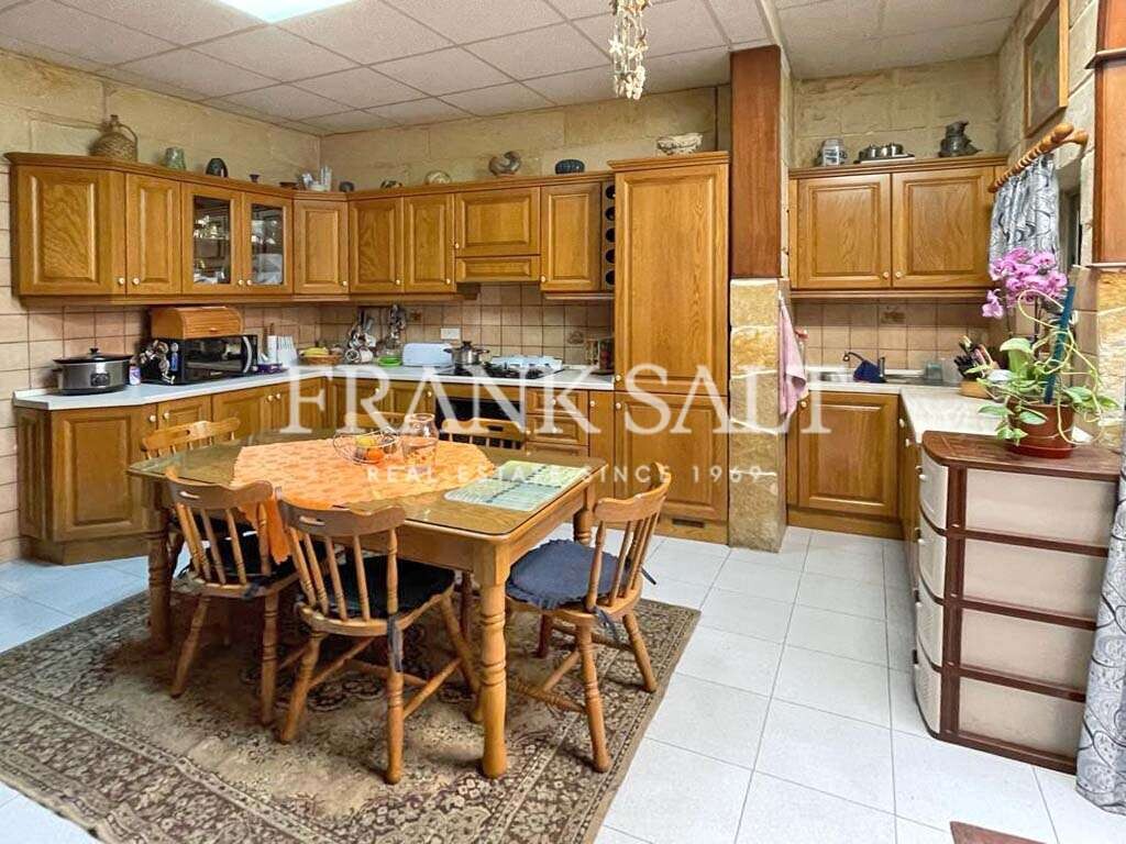 Vittoriosa, 3 Bedrooms Bedrooms, ,1 BathroomBathrooms,For Sale,FRSA-209913