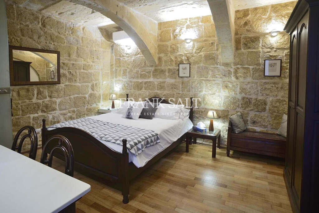 Tarxien, 9 Bedrooms Bedrooms, ,2 BathroomsBathrooms,For Sale,FRSA-915570