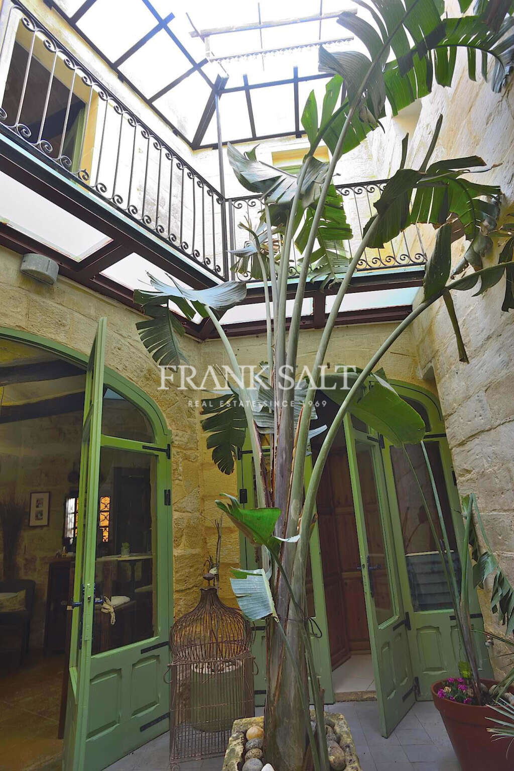Tarxien, 9 Bedrooms Bedrooms, ,2 BathroomsBathrooms,For Sale,FRSA-915570