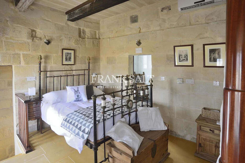 Tarxien, 9 Bedrooms Bedrooms, ,2 BathroomsBathrooms,For Sale,FRSA-915570