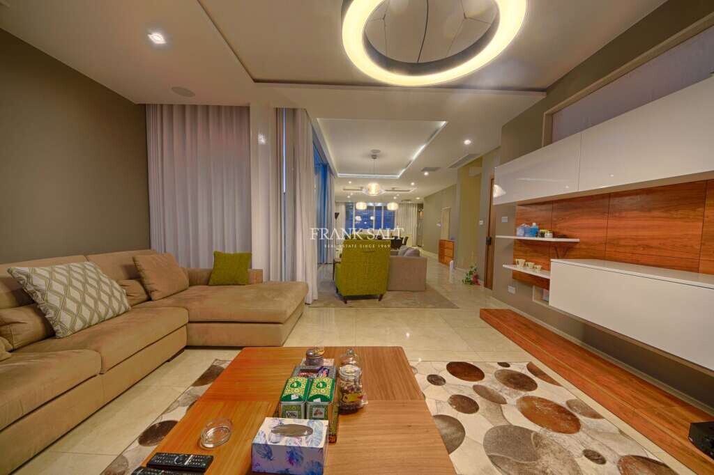 Madliena, 3 Bedrooms Bedrooms, ,1 BathroomBathrooms,For Sale,FRSA-040381